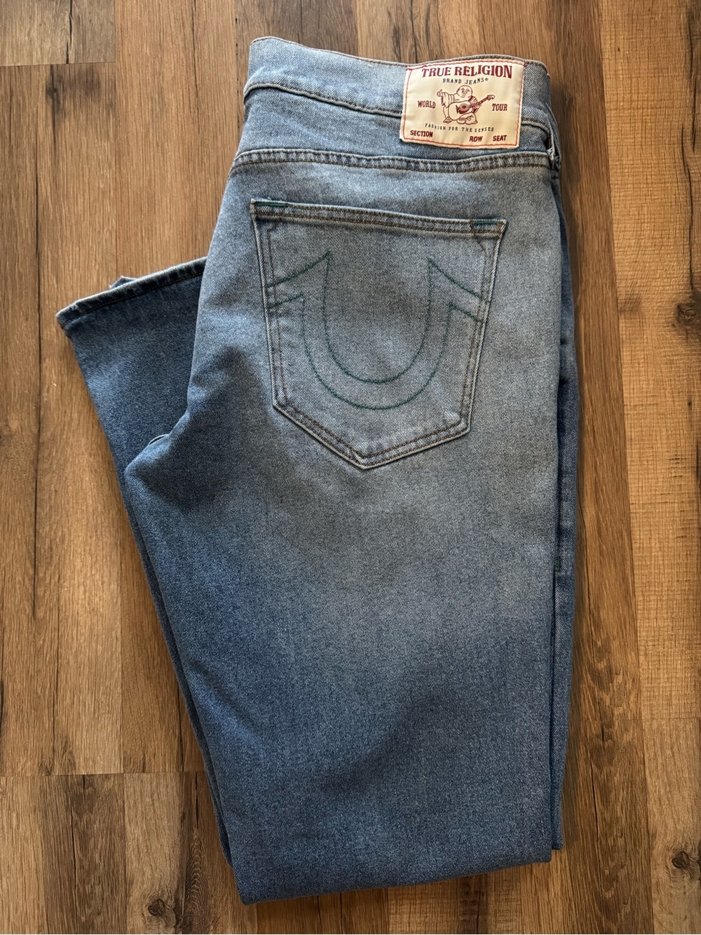 True Religion Men's Faded Light Blue Slim Straight Jeans w36 L33